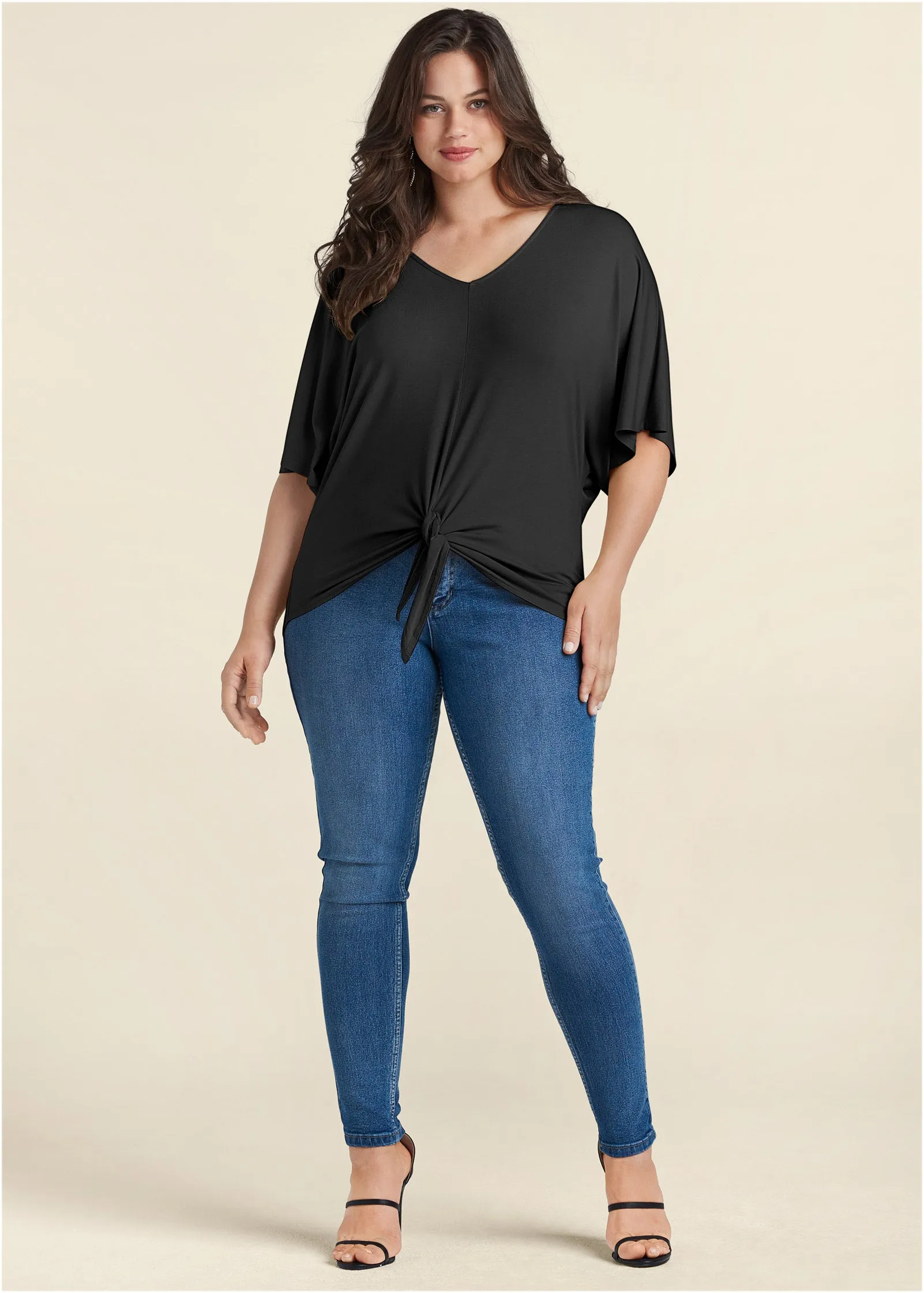 Knot Twist V-Neck Tee - Black