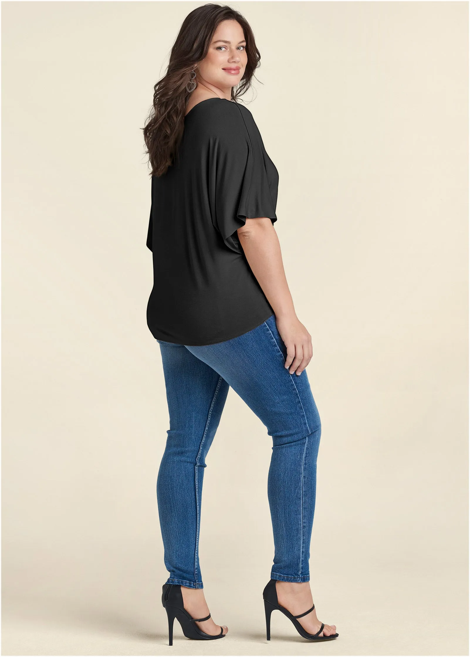 Knot Twist V-Neck Tee - Black