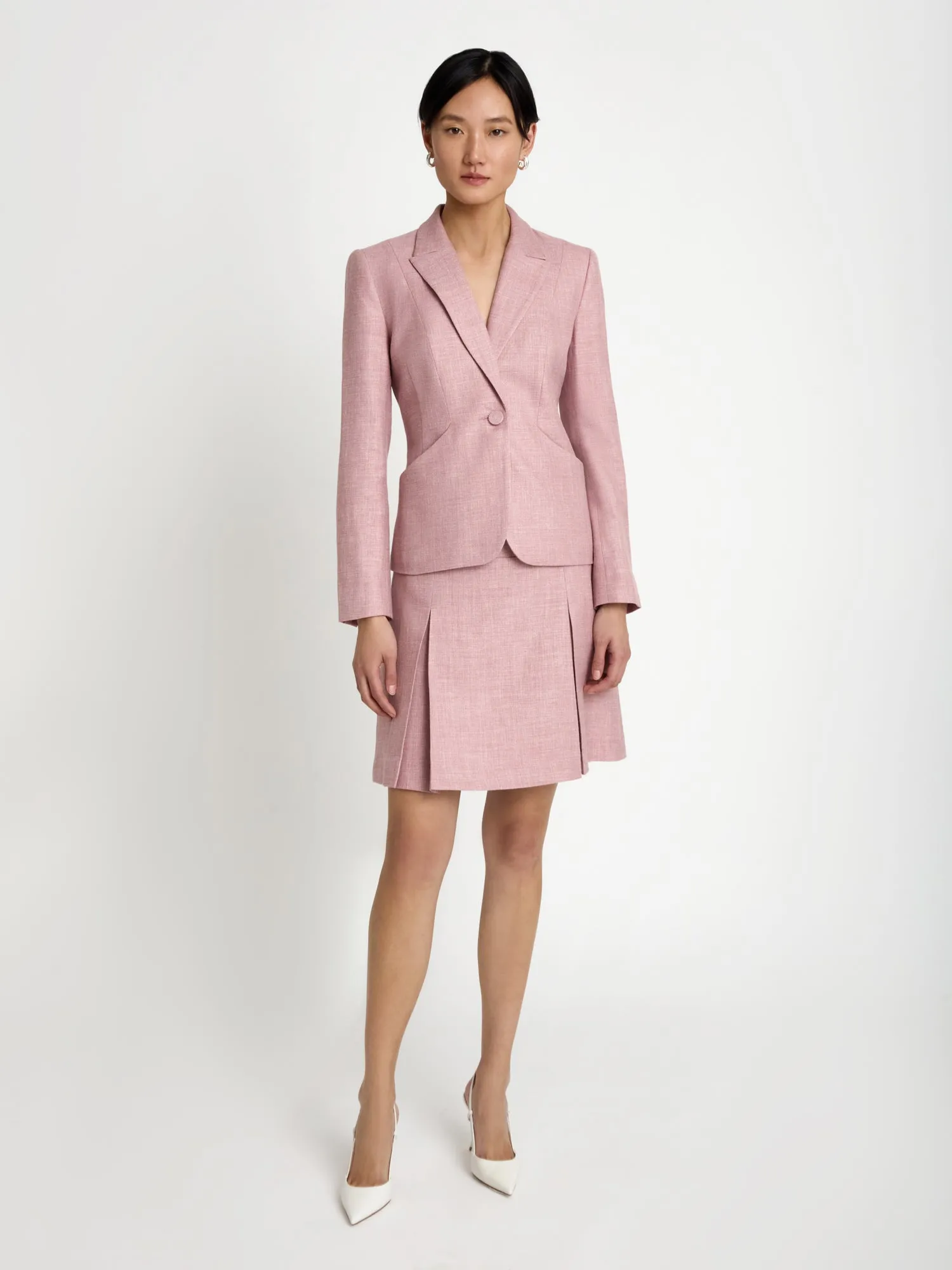 Short fitted linen jacket